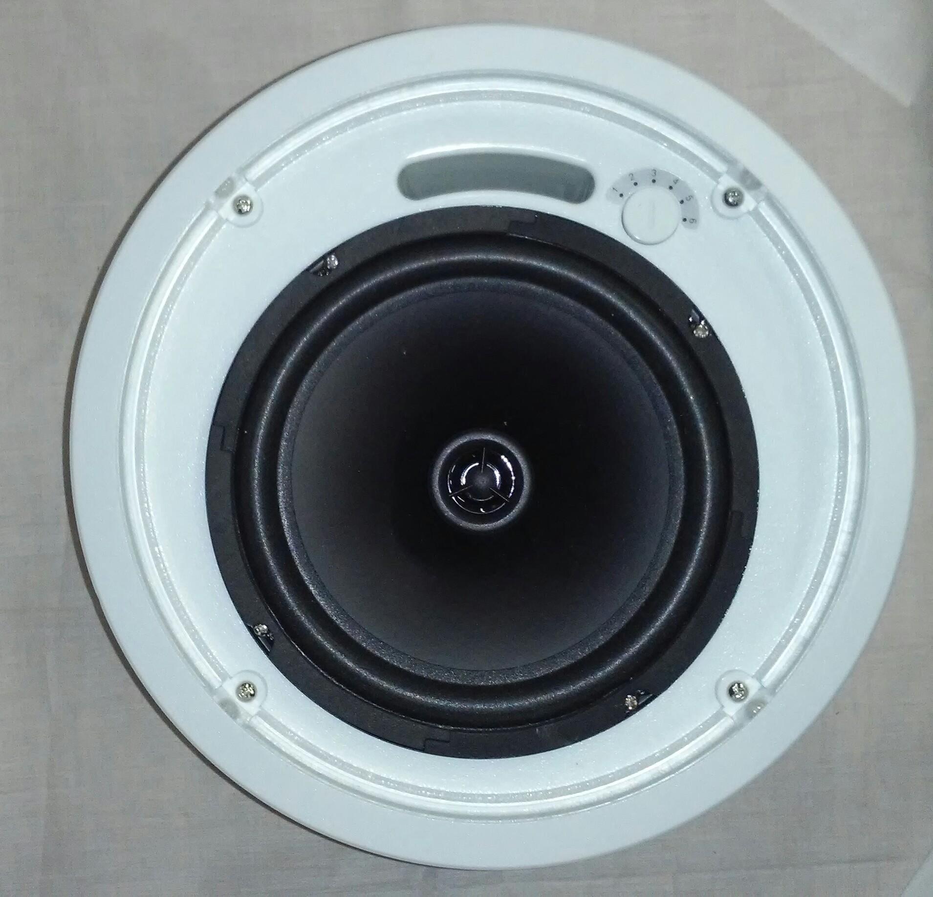 TT820KRTBV   30 Watt / 70 Volt Full Range Ceiling-Wall Flush Mount Speaker with Back Box